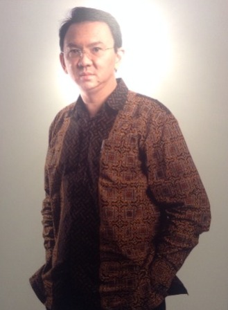 Wah! Slank Berpose Nyaris Bugil   